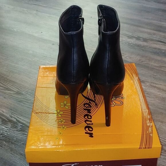 Black peep a boo toe heeled boots Sz 6.5 - Picture 4 of 7